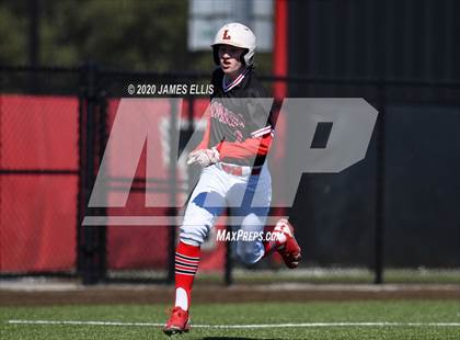 Thumbnail 3 in Rogers vs. Lorena photogallery.