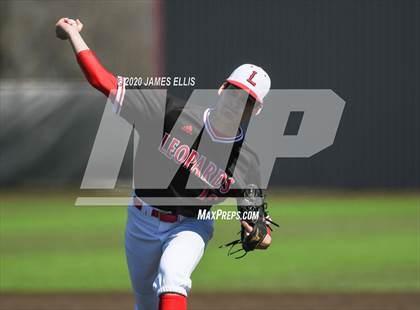 Thumbnail 2 in Rogers vs. Lorena photogallery.