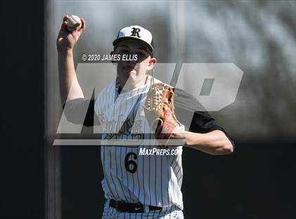 Thumbnail 2 in Rogers vs. Lorena photogallery.
