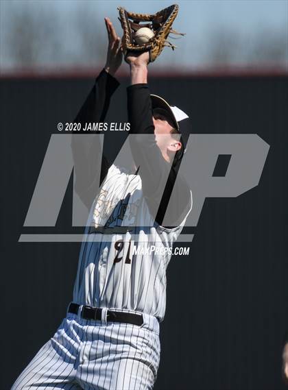 Thumbnail 3 in Rogers vs. Lorena photogallery.