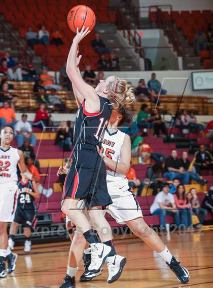Thumbnail 2 in Burkburnett vs. Slaton (Fantasy of Lights) photogallery.