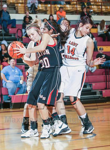 Thumbnail 2 in Burkburnett vs. Slaton (Fantasy of Lights) photogallery.