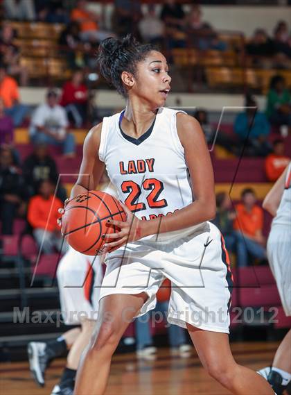 Thumbnail 3 in Burkburnett vs. Slaton (Fantasy of Lights) photogallery.