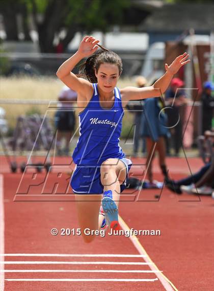 Thumbnail 2 in CIF NCS Class A Track and Field Championships photogallery.