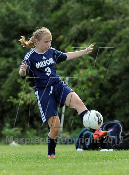 Thumbnail 2 in Milford vs Hollis-Brookline photogallery.