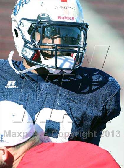 Thumbnail 3 in Semper Fidelis All-American Bowl  photogallery.