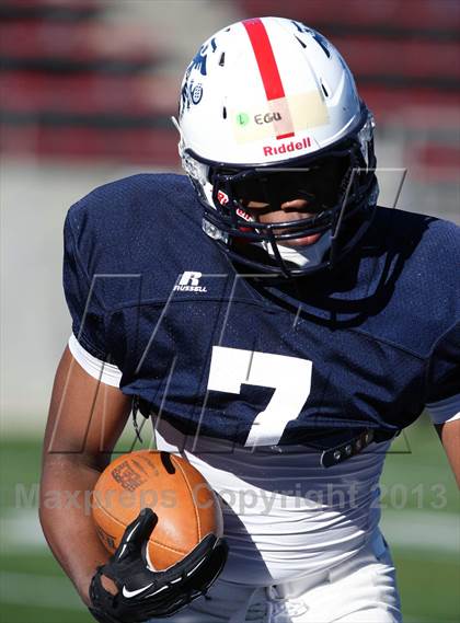Thumbnail 3 in Semper Fidelis All-American Bowl  photogallery.