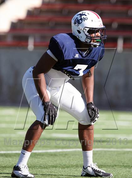 Thumbnail 3 in Semper Fidelis All-American Bowl  photogallery.