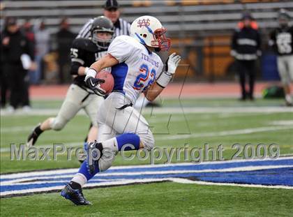 Thumbnail 1 in Longmeadow vs. West Springfield (MIAA Division I West Final) photogallery.