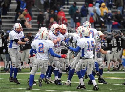 Thumbnail 1 in Longmeadow vs. West Springfield (MIAA Division I West Final) photogallery.