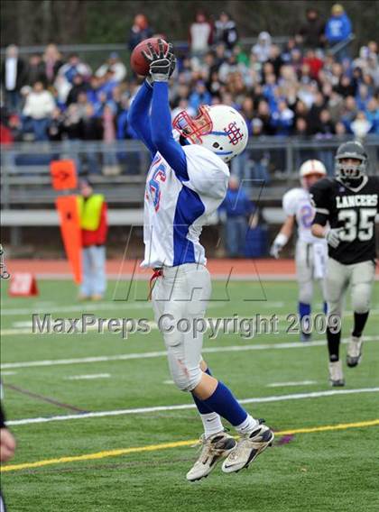 Thumbnail 1 in Longmeadow vs. West Springfield (MIAA Division I West Final) photogallery.