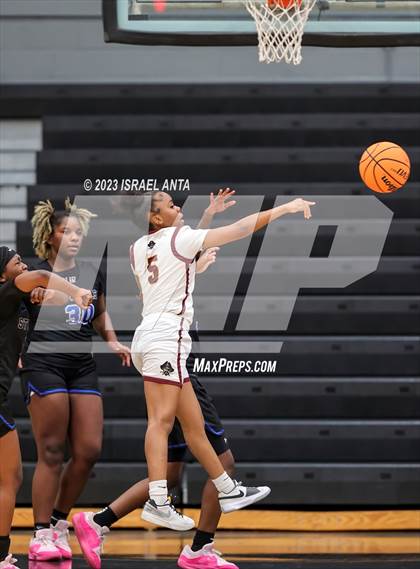Thumbnail 3 in Lumberton vs. St. Pauls (2023 Robeson County Shootout) photogallery.