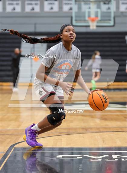 Thumbnail 2 in Lumberton vs. St. Pauls (2023 Robeson County Shootout) photogallery.