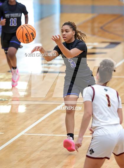 Thumbnail 3 in Lumberton vs. St. Pauls (2023 Robeson County Shootout) photogallery.