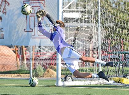 Thumbnail 3 in Palo Verde vs Faith Lutheran photogallery.