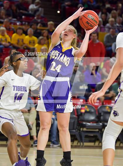 Thumbnail 1 in Sunrise Mountain @ Millennium (AIA 5A Final) photogallery.