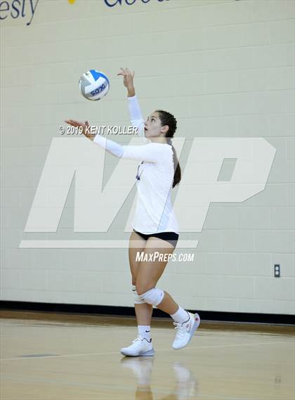 Thumbnail 3 in Clarkston vs. Utica Eisenhower (Detroit Country Day) photogallery.