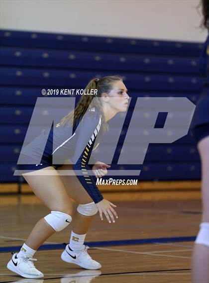 Thumbnail 1 in Clarkston vs. Utica Eisenhower (Detroit Country Day) photogallery.