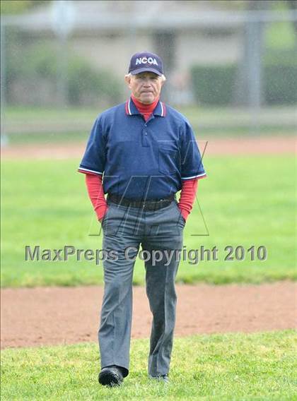 Thumbnail 2 in Florin vs. Sacramento (Land Park Easter Tournament) photogallery.