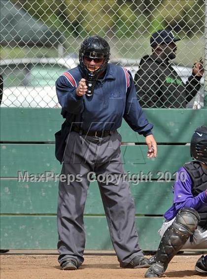 Thumbnail 1 in Florin vs. Sacramento (Land Park Easter Tournament) photogallery.