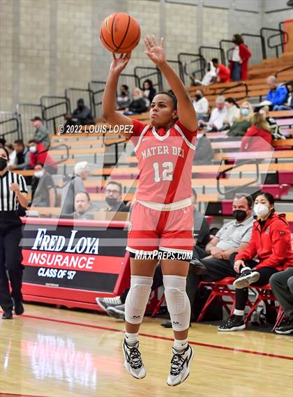 Thumbnail 2 in Aliso Niguel vs. Mater Dei photogallery.