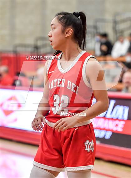 Thumbnail 2 in Aliso Niguel vs. Mater Dei photogallery.