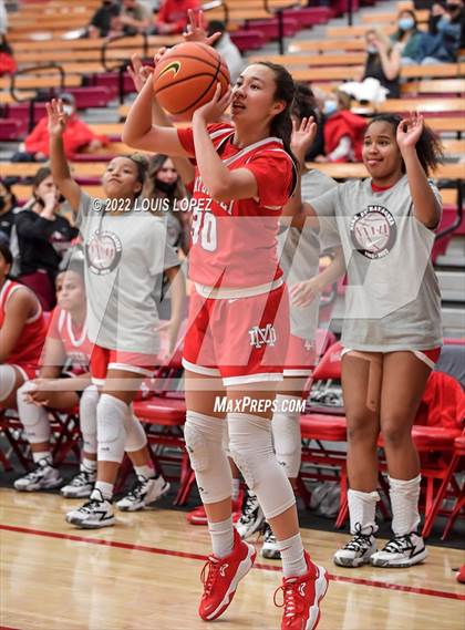 Thumbnail 3 in Aliso Niguel vs. Mater Dei photogallery.