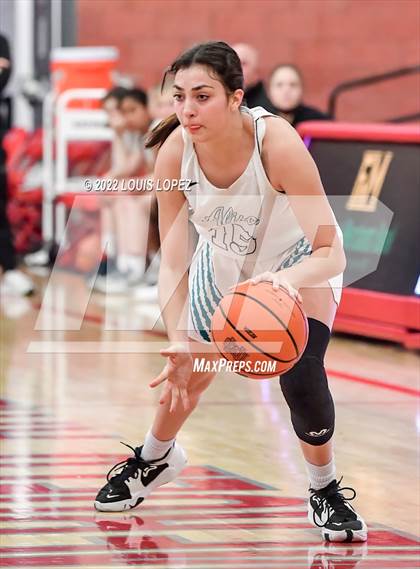 Thumbnail 3 in Aliso Niguel vs. Mater Dei photogallery.