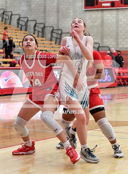 Thumbnail 2 in Aliso Niguel vs. Mater Dei photogallery.