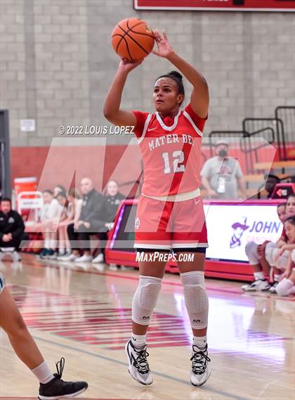 Thumbnail 3 in Aliso Niguel vs. Mater Dei photogallery.