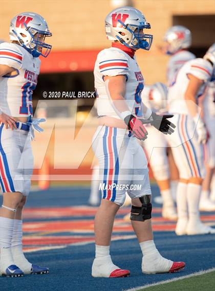 Thumbnail 3 in Westlake vs Waco Midway photogallery.