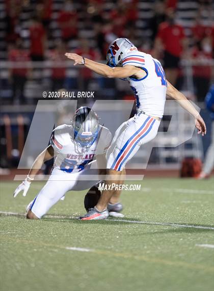 Thumbnail 1 in Westlake vs Waco Midway photogallery.