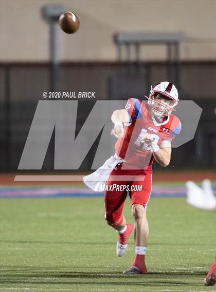 Thumbnail 2 in Westlake vs Waco Midway photogallery.