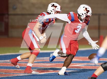 Thumbnail 1 in Westlake vs Waco Midway photogallery.
