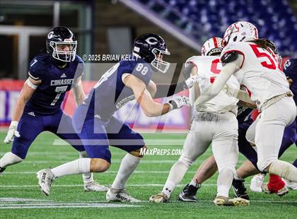 Thumbnail 3 in Cohasset vs Amesbury (MIAA Division 7 Final) photogallery.