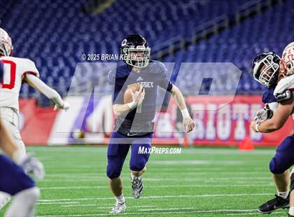 Thumbnail 2 in Cohasset vs Amesbury (MIAA Division 7 Final) photogallery.