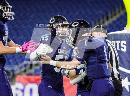 Thumbnail 3 in Cohasset vs Amesbury (MIAA Division 7 Final) photogallery.