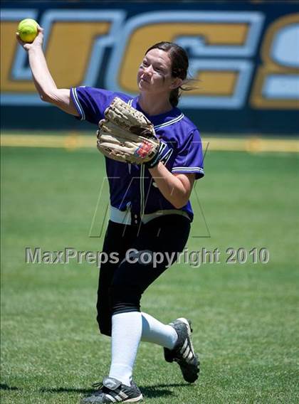 Thumbnail 2 in Santana vs University City (CIF SDS D3 Final) photogallery.