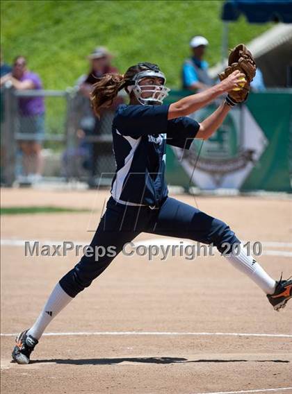 Thumbnail 3 in Santana vs University City (CIF SDS D3 Final) photogallery.