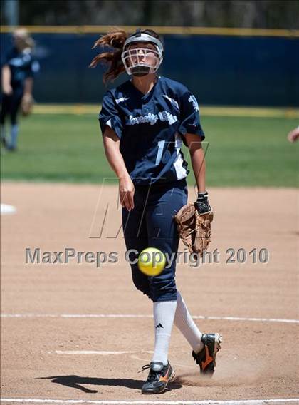 Thumbnail 3 in Santana vs University City (CIF SDS D3 Final) photogallery.