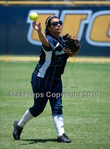 Thumbnail 3 in Santana vs University City (CIF SDS D3 Final) photogallery.