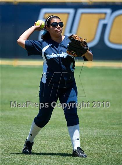 Thumbnail 2 in Santana vs University City (CIF SDS D3 Final) photogallery.