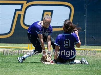 Thumbnail 3 in Santana vs University City (CIF SDS D3 Final) photogallery.