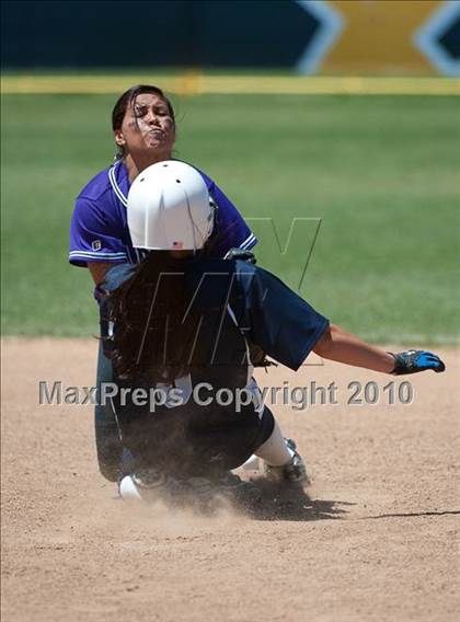 Thumbnail 1 in Santana vs University City (CIF SDS D3 Final) photogallery.