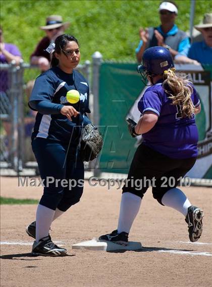 Thumbnail 2 in Santana vs University City (CIF SDS D3 Final) photogallery.