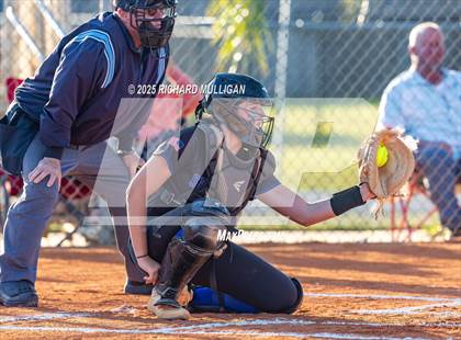 Thumbnail 2 in Seahawks Vs Griffins photogallery.