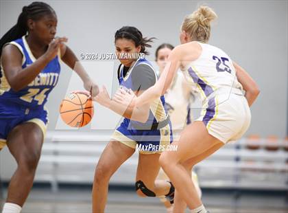 Thumbnail 3 in Fouke vs. DeWitt (AAA 3A-4 Regional Round 1) photogallery.