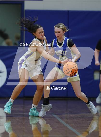 Thumbnail 1 in Fouke vs. DeWitt (AAA 3A-4 Regional Round 1) photogallery.