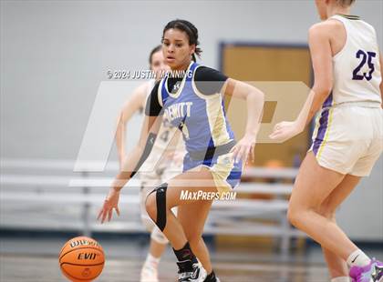 Thumbnail 2 in Fouke vs. DeWitt (AAA 3A-4 Regional Round 1) photogallery.