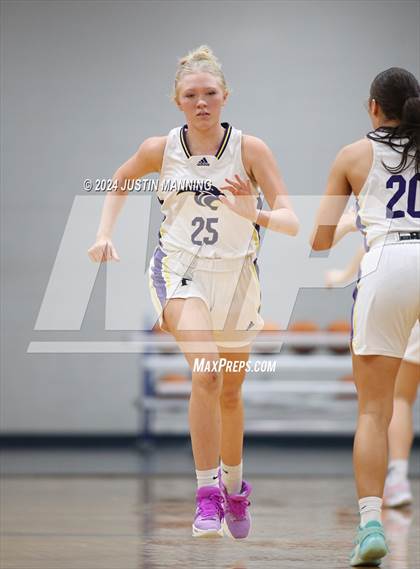Thumbnail 2 in Fouke vs. DeWitt (AAA 3A-4 Regional Round 1) photogallery.